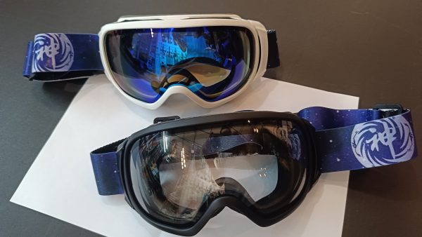 神 全視線[球面]雪鏡 Saint Photochromic Goggle 霧黑、彩水